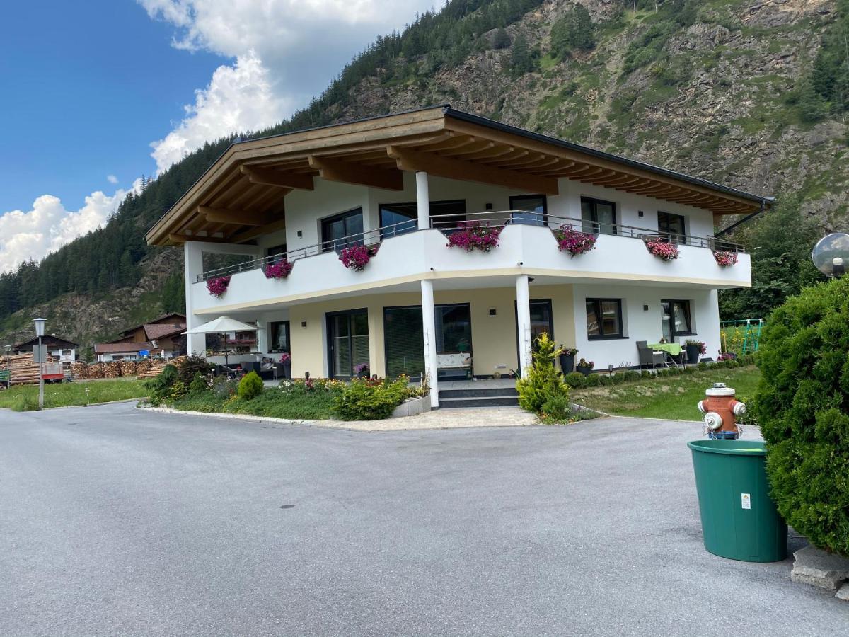 Ferienwohnung Apart Adlerblick Längenfeld Exterior foto