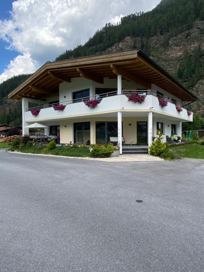 Ferienwohnung Apart Adlerblick Längenfeld Exterior foto